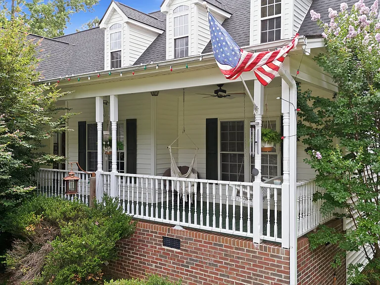 221 Black Forest Dr — Photo 2