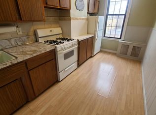 7343 70th St, Ridgewood, NY 11385