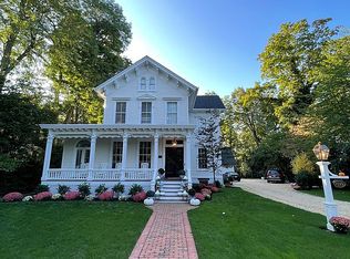 110 9th St, Garden City, NY 11530