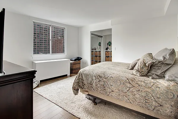 Rented by Compass | media 13