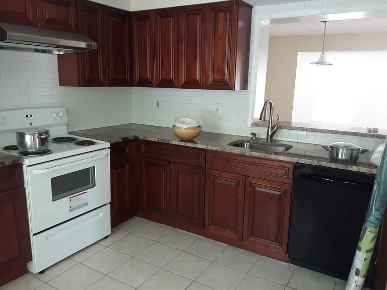 602 Coral Reef Dr — Photo 3