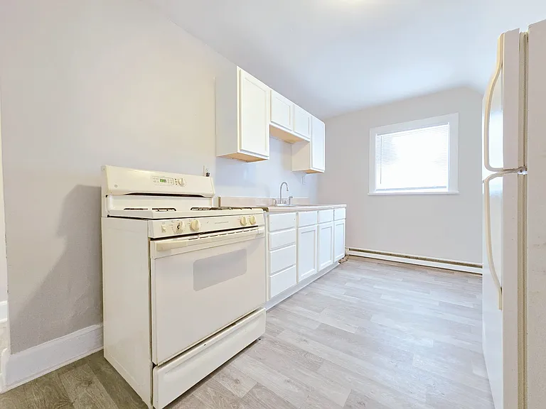 533 Columbia St #C — Photo 6