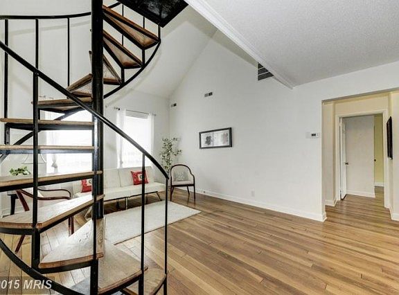2nd image of 3044 S Buchanan St APT C1