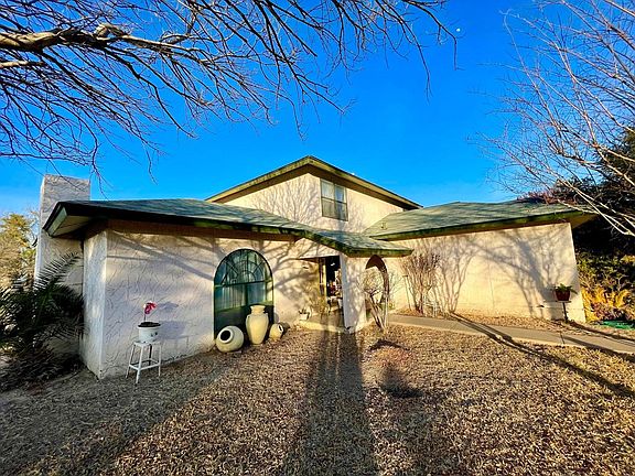 3rd image of 1203 Lance Dr