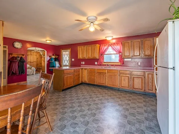 2221 Adel St, Janesville, WI 53546