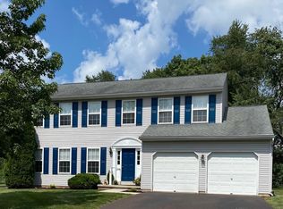 71 Grandview Dr, Royersford, PA 19468