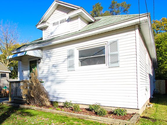 2nd image of 898 W Forest Ave