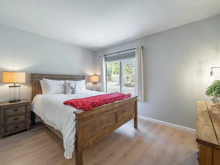 10333 Schaffer Dr — Photo 3