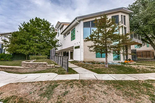 1839 Summit Ave #3 Photo 1