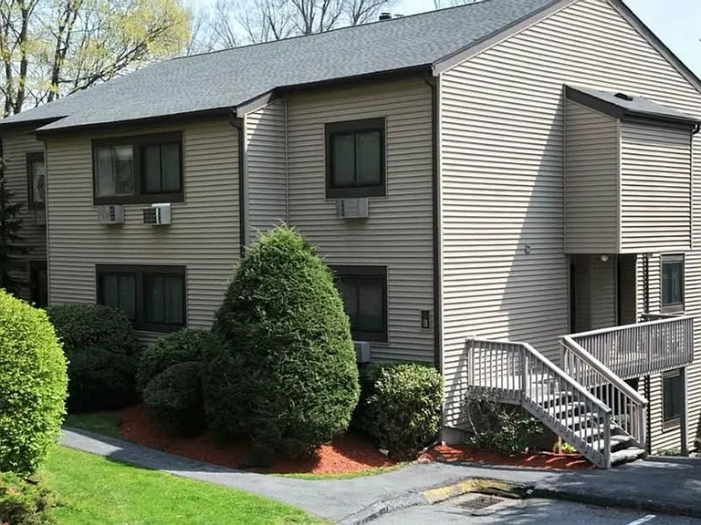 205 Village Dr — Photo 1
