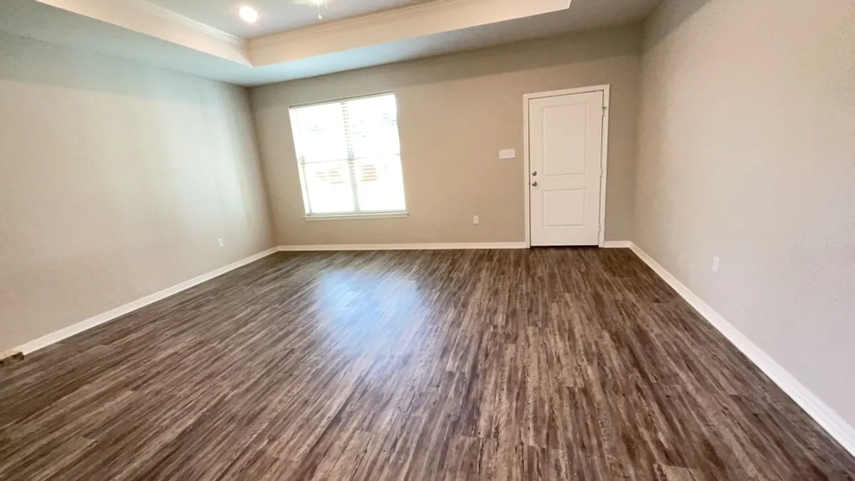 Building Photo - 282 Oak Valley Dr