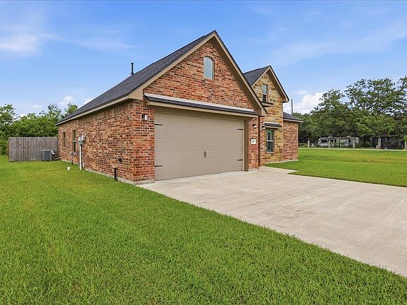 4th image of 5765 Essie Ln