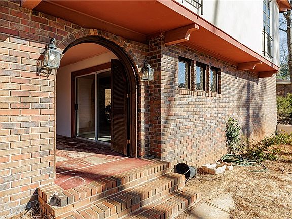 2nd image of 340 Dogwood Drive