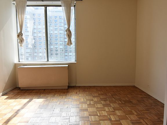 5th image of 61 W 62nd St #N23