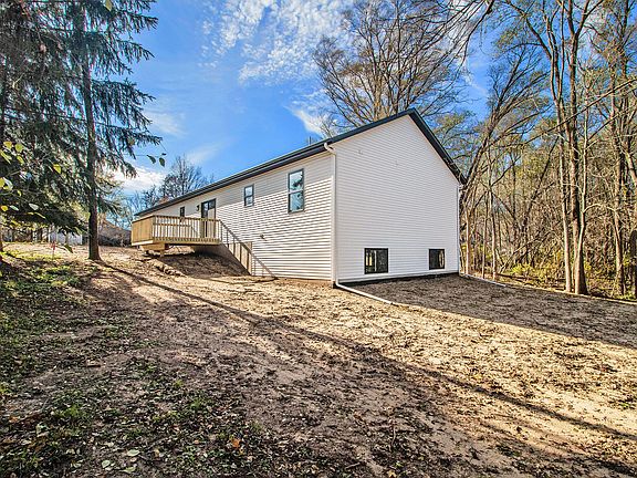 3rd image of 209 Keeler St