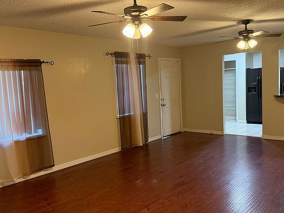 3rd image of 326 Enka Ave