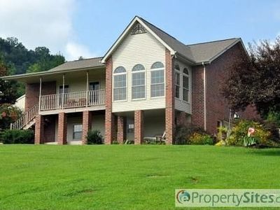 2777 Lancaster Rd, Lancaster, TN, 38569