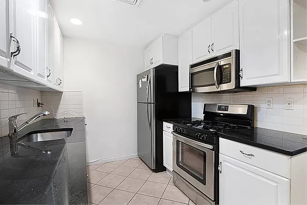 Rented by Compass | media 13