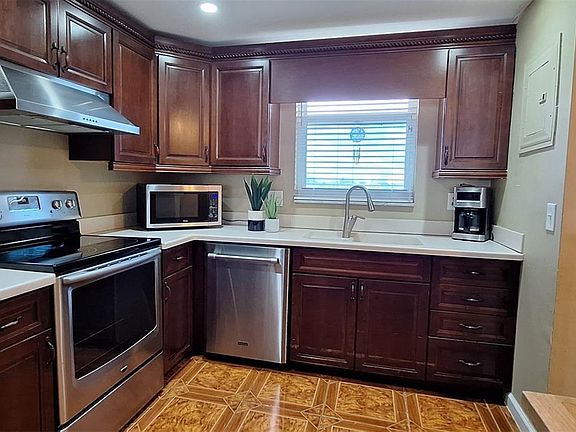 2nd image of 3100 NE 49th St APT 510