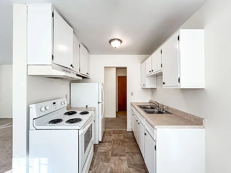 2712 Pillsbury Ave S — Photo 3