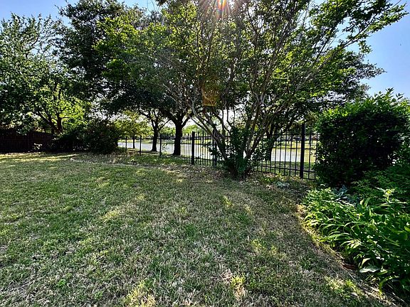 2nd image of 317 Lakewood Dr