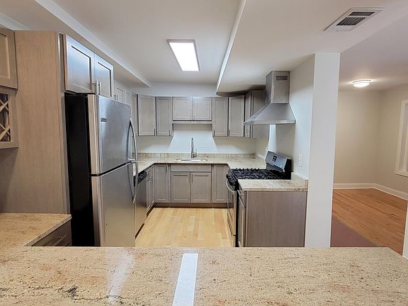 3rd image of 2209 N Clybourn Ave #G