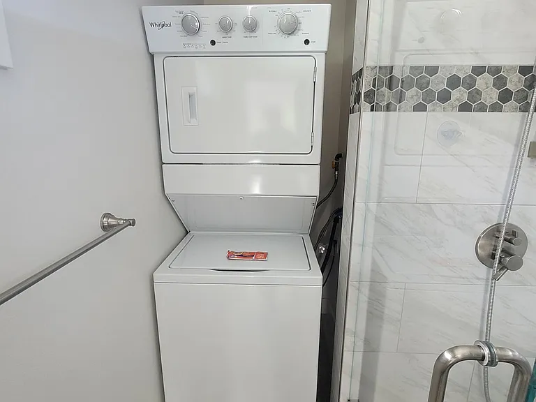 704B Laurel Ave — Photo 20