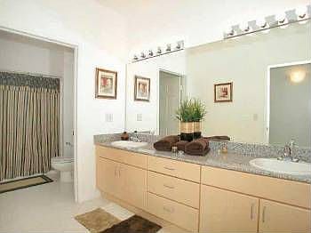 4th image of 1643 6th Ave APT 405