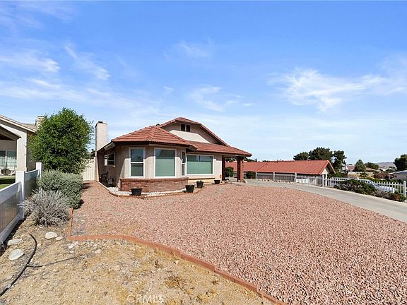 3rd image of 13300 Tamarisk Rd