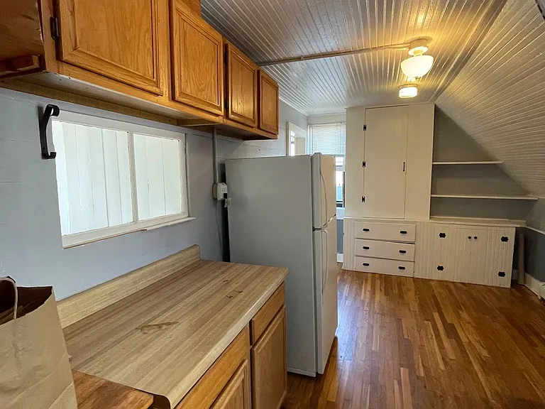 115 N Sherman St #1-5 — Photo 8