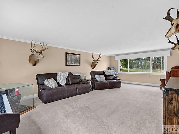 5th image of 1385 S Shilling Ave