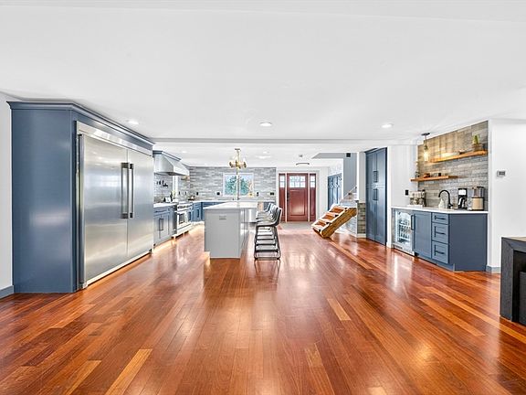 4th image of 12 Fernwood Rd