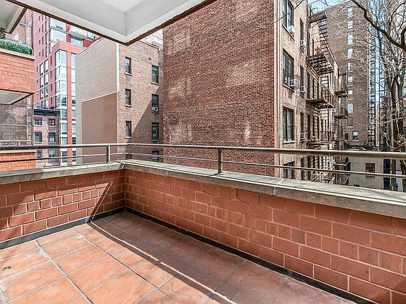 5th image of 181 7th Ave APT 4D