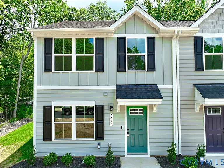 1121 Canterbury Ridge Rd — Photo 3