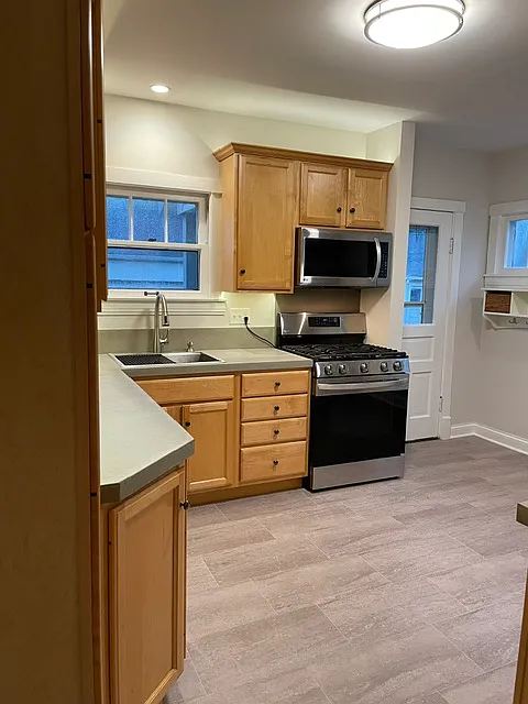 2 bed, 1200 sqft, $2,199 — Photo 2