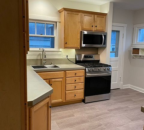 2nd image of 1637 W 3rd Ave