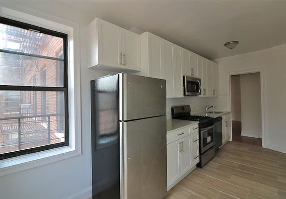 3rd image of 68-12 Yellowstone Blvd #5L