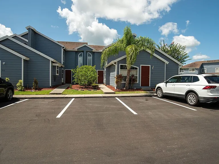 800 Orchid Dr #B — Photo 4