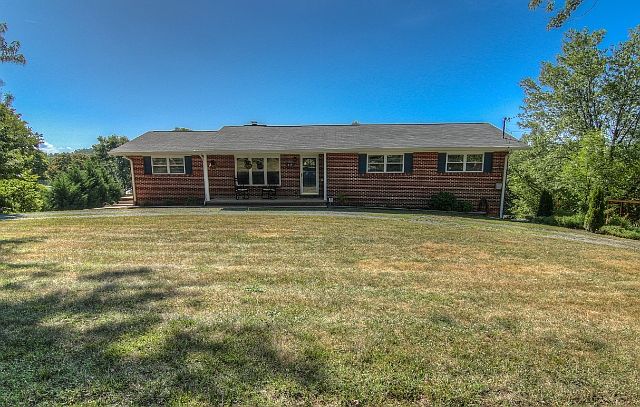 1st image of 115 Mountain View Cir