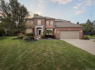 49018 Freestone Dr, Northville, MI 48168