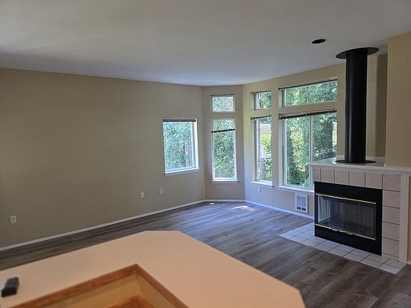 3rd image of 12539 NE 7th Pl #1