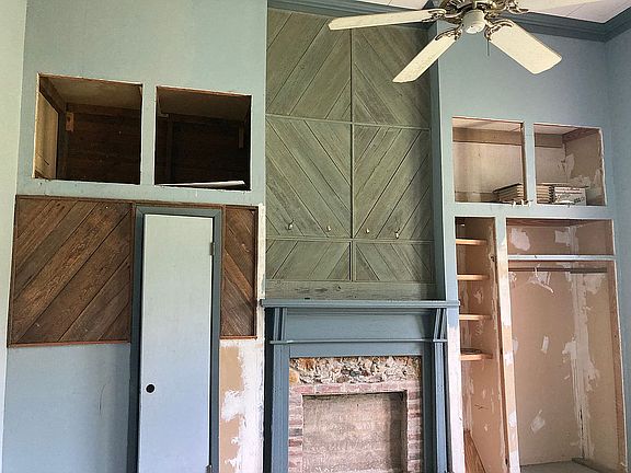 Tall ceilings - bedroom 4