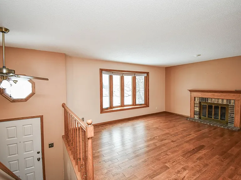 2213 S Wellington Ave — Photo 9