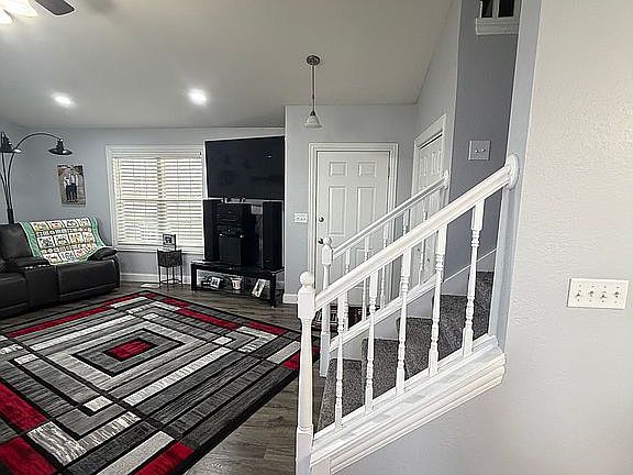 3rd image of 307 Marsh Hawk Dr