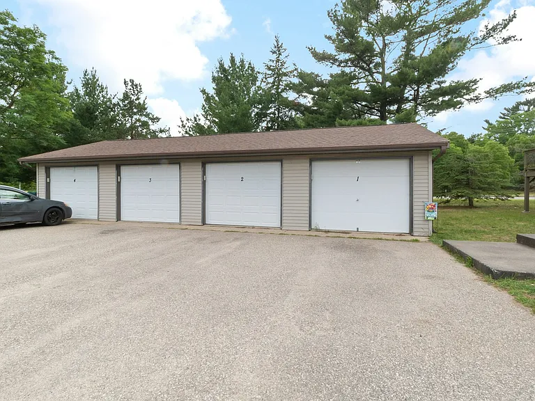 271 Shannon Ct #1 — Photo 26