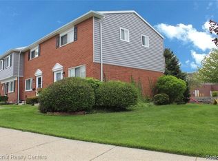 2541 Patrick Henry St #10017B, Auburn Hills, MI 48326
