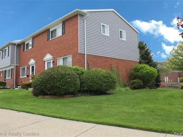 2541 Patrick Henry St #10017B, Auburn Hills, MI 48326