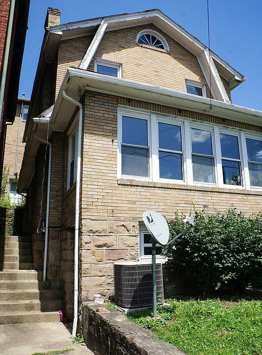 1st image of 302 W 4th Ave