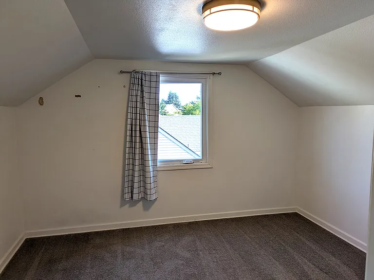 7081 N University Ave — Photo 15