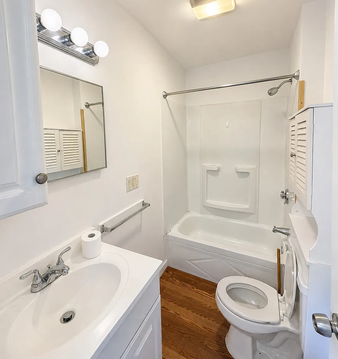 2 bed, 1.0 bath, 825 sqft, $1,250 — Photo 2